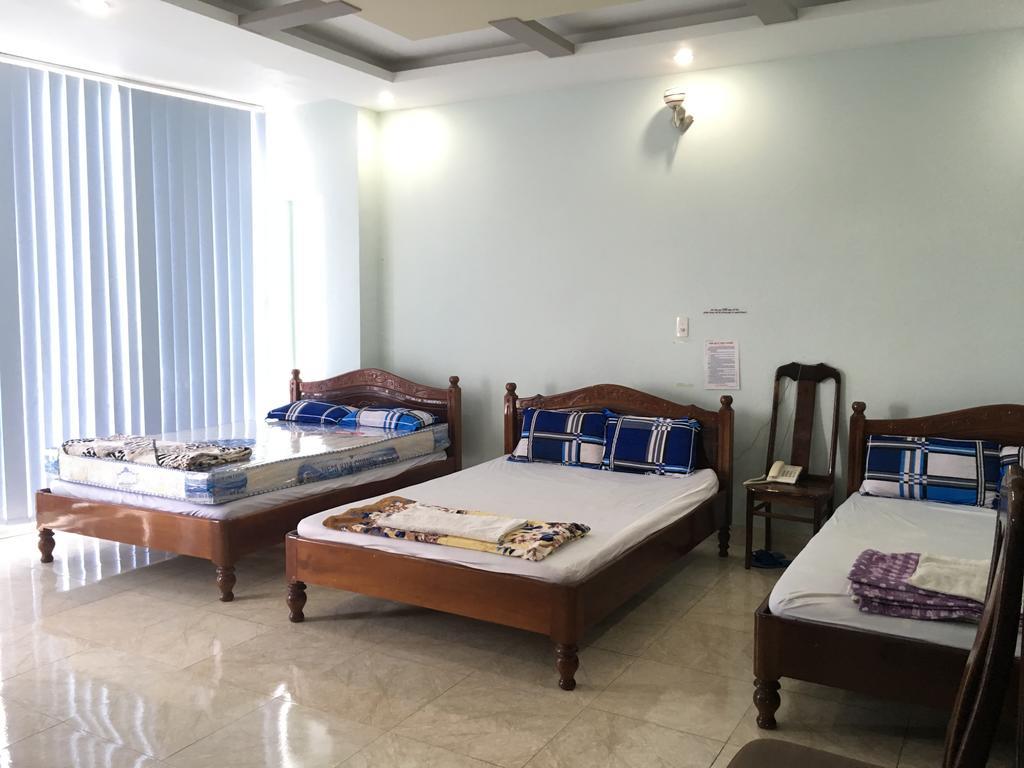 Manh Hung Hotel Buon Ma Thuot Eksteriør billede