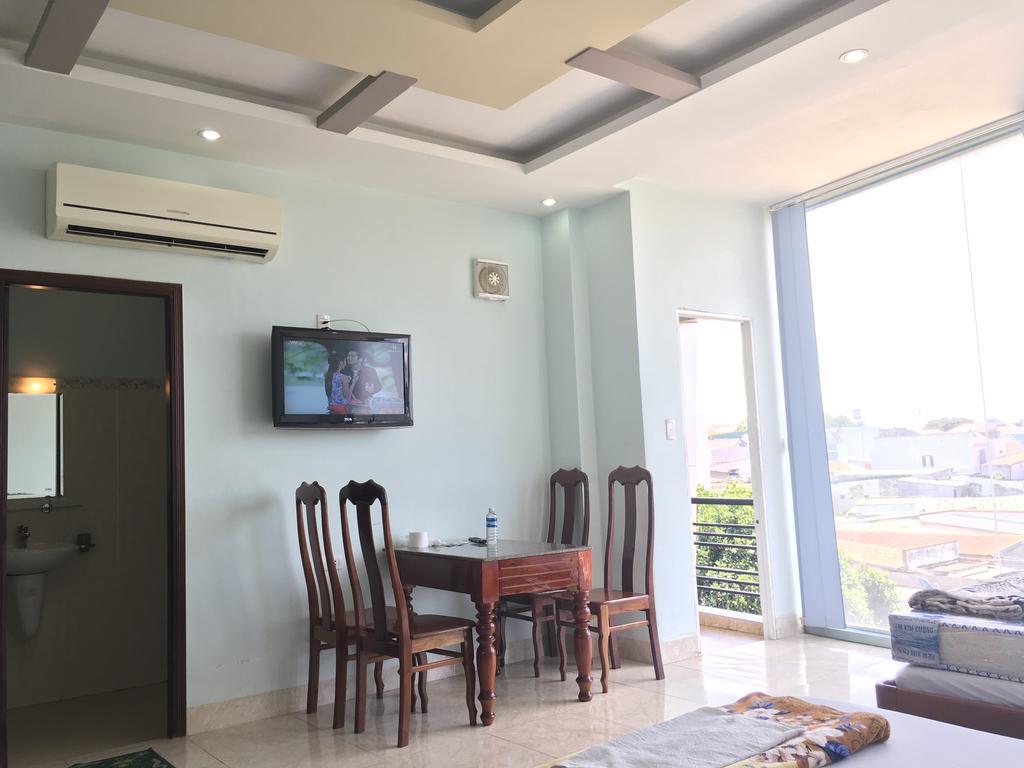 Manh Hung Hotel Buon Ma Thuot Eksteriør billede