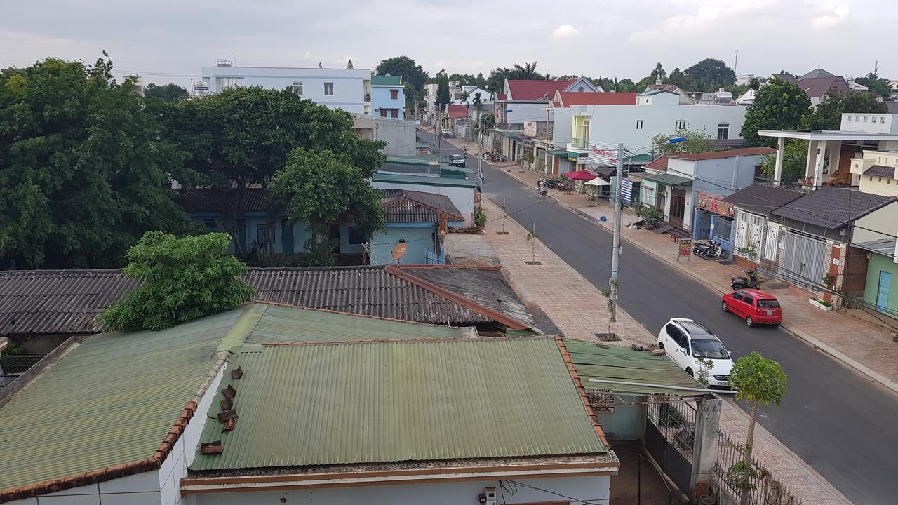 Manh Hung Hotel Buon Ma Thuot Eksteriør billede